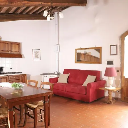 Escaia * Βολτέρρα